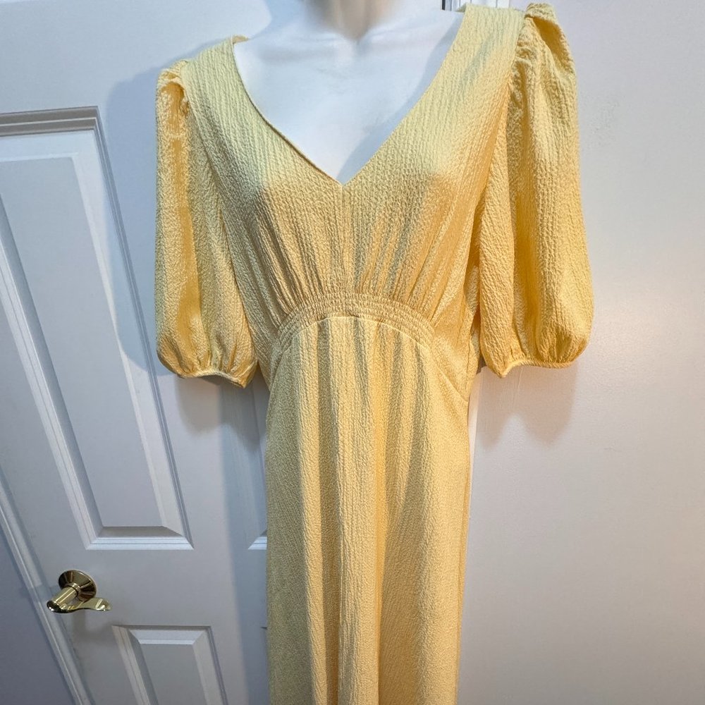 Lulu's size s light yellow puff sleeve dress - Picture 8 of 8
